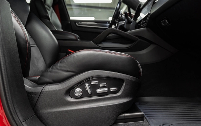 Porsche Cayenne cena 454900 przebieg: 75600, rok produkcji 2020 z Kraków małe 781